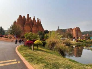 弥勒市旅游必去景点？弥勒市旅游必去景点可邑小镇？