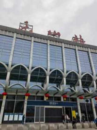 成都至乐山大佛峨眉山二日游？从成都到峨眉山乐山大佛怎么坐车？