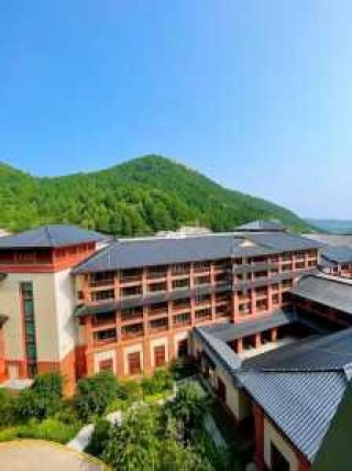 雾灵山庄度假村，雾灵山庄度假村在哪？