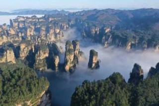 中国前十比较好玩的地方，中国前十比较好玩的地方沙坡头？
