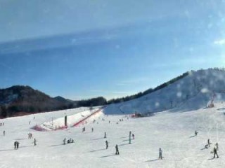 滑雪场夏天开放吗，滑雪场夏天开放吗英语