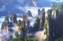 张家界有啥好玩的地方，张家界有什么必玩的景点？