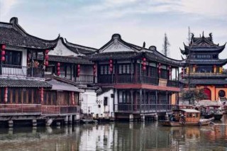 现在国内旅游适合去什么地方，现在旅游适合去什么地方吗
