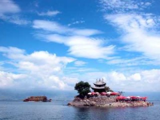 6月份适合去哪里旅游国内，6月份适合去哪里旅游国内不热？