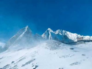 玉龙雪山景区介绍，玉龙雪山景区介绍标识牌？