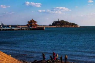 青岛市内旅游景点排名，青岛市内旅游景点大全？