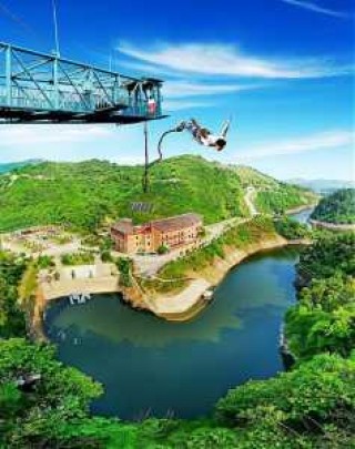 张家界大峡谷蹦极多少钱一次，张家界旅游蹦极多少钱？
