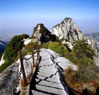 青岛旅游攻略必玩的景点，青岛旅游攻略必玩的景点推荐？