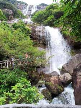 清远聚龙湾天然温泉度假村，清远聚龙湾天然温泉度假村好还是熹乐谷温泉度假村好