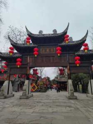 黄龙溪古镇要门票吗？束河古镇要门票吗？