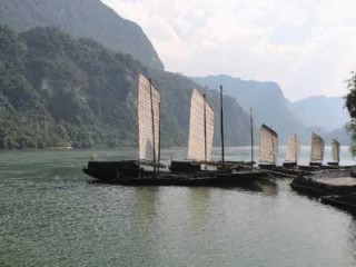 三峡人家旅游攻略，三峡人家旅游攻略 船进船出