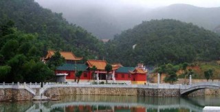 湖南附近的旅游景点哪里好玩，湖南附近的旅游景点哪里好玩衡阳