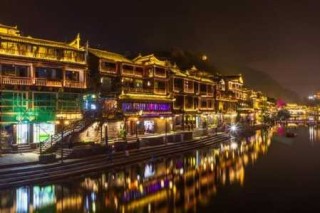 湖南湘西凤凰古城游玩攻略，凤凰古城有高铁直达吗