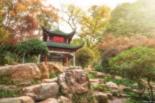 湖南旅游前十必去景区排名，湖南旅游前十必去景区排名图片？