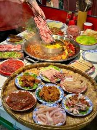 成都本地人小吃一条街，成都本地人小吃一条街多少钱？