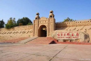新疆旅游攻略必去景点，新疆旅游攻略必去景点大全？