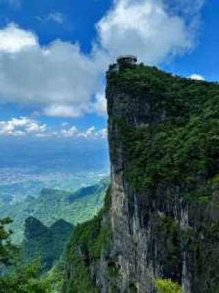 去张家界旅游多少钱一个人？去张家界玩大约多少钱？