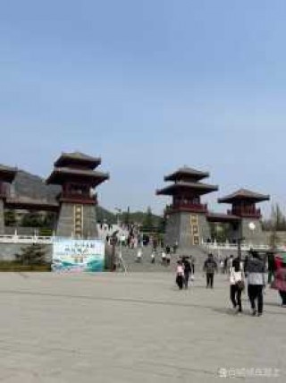附近旅游景点推荐免费，附近旅游景点推荐免费 一日游？
