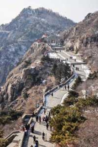 泰山旅游攻略2021，泰山旅游攻略必去景点推荐？