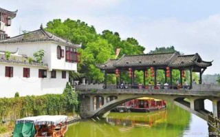 安徽旅游必去前十景点，贵州旅游必去前十景点？