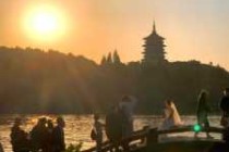 杭州西湖景点介绍？杭州西湖景点介绍导游词？