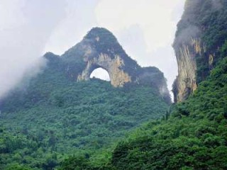 广西阳朔旅游攻略景点必去？广西阳朔旅游景点大全？