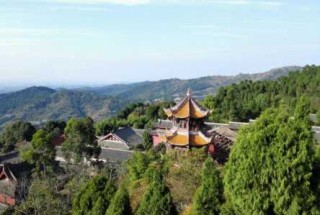 云顶山风景区在哪里，云顶山风景区攻略？