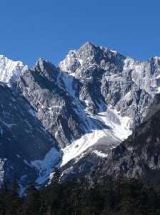 玉龙雪山6月份还有雪吗？6月的玉龙雪山有多冷？
