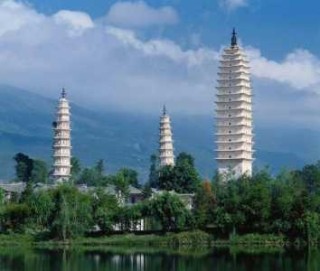 云南旅游景点介绍，云南旅游景点介绍ppt？