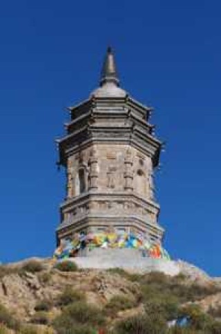 上海静安寺下面压的什么？静安寺下面是什么？