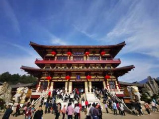 大唐芙蓉园游玩攻略，大唐芙蓉园游玩攻略和大唐不夜城是一个地方吗？