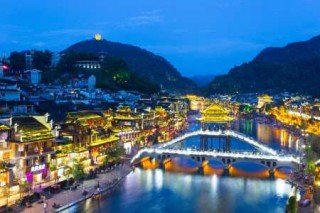 湖南旅游前十必去景区排名，湖南旅游前十必去景区排名图片？