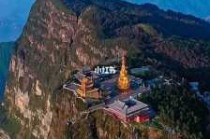 峨眉山金顶大酒店？峨眉山金顶大酒店海拔多少米？