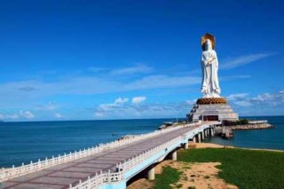 三亚著名旅游景点，三亚著名旅游景点用英语？
