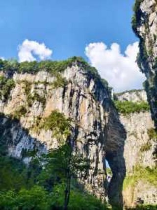 武隆天生三桥简介？重庆武隆天生三桥风景区？