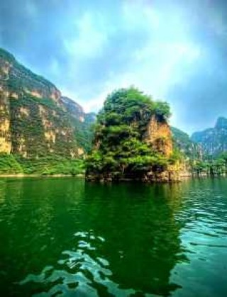 龙庆峡风景区玩什么，龙庆峡值得去吗？