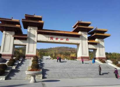 赤峰旅游攻略必玩的景点,赤峰旅游攻略必玩的景点玉龙沙湖? 第1张 赤峰旅游攻略必玩的景点,赤峰旅游攻略必玩的景点玉龙沙湖? 第1张